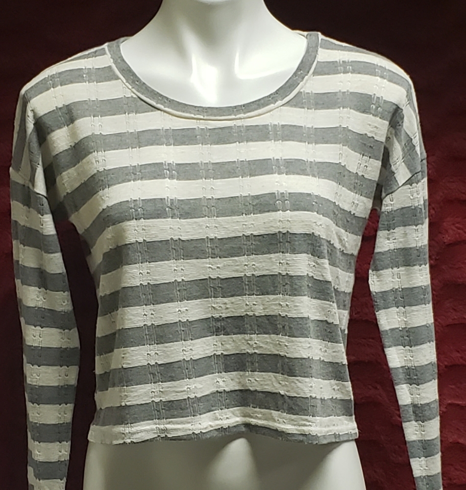 Long-sleeved striped women's midriff top